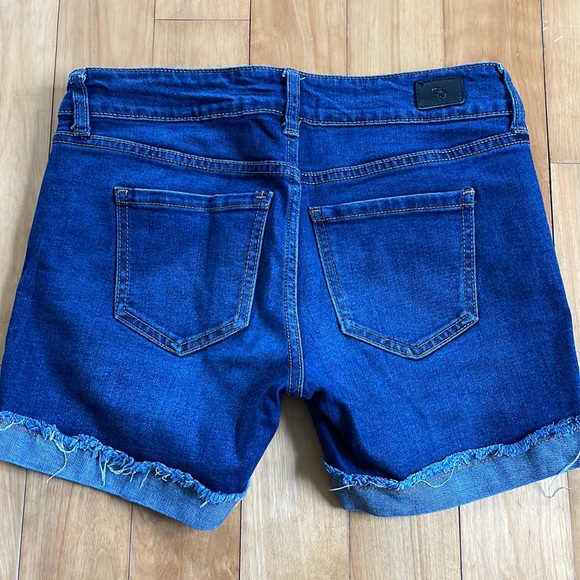 Mid Rise 26 Jean Shorts 5” - Picture 2 of 7